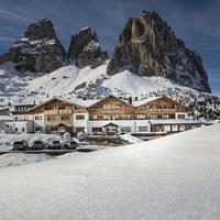 帕蘇蝶鞍多洛米蒂山度假村